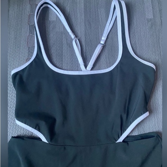 A&F Cutout Traveler Mini Dress - Picture 5 of 8